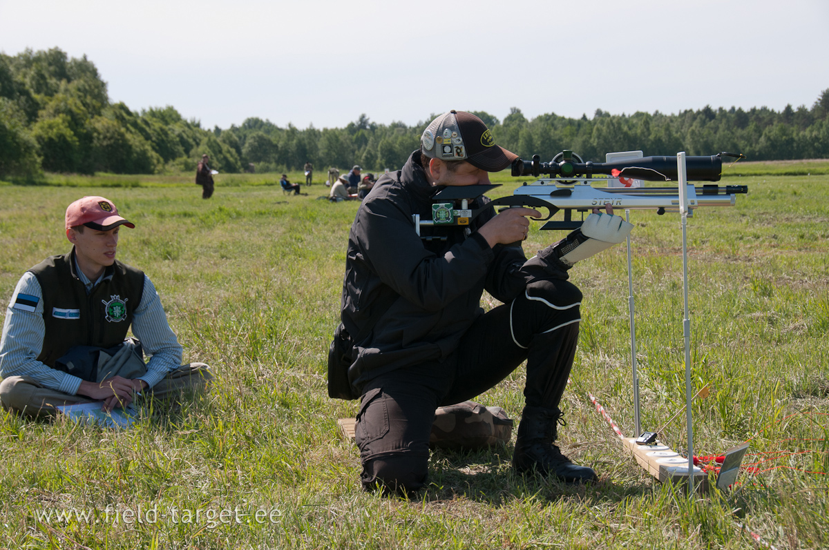 Romi and Konstantin on Line 9